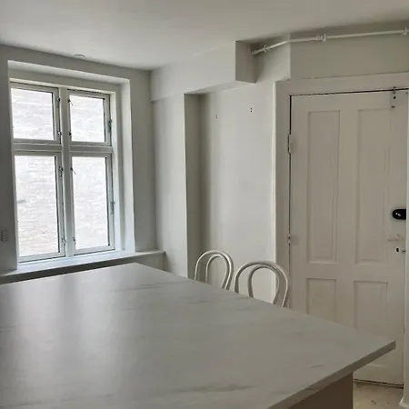 In Frederiksberg, Lejlighed