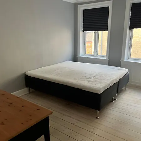 In Frederiksberg, * København